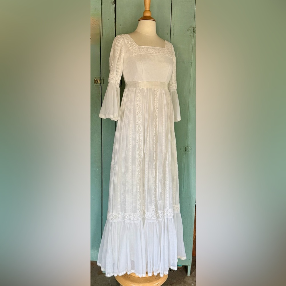 60s FlowerChild Empire Pintucked Lace Organic Wedding Gown Dress Veil  Hippie XS